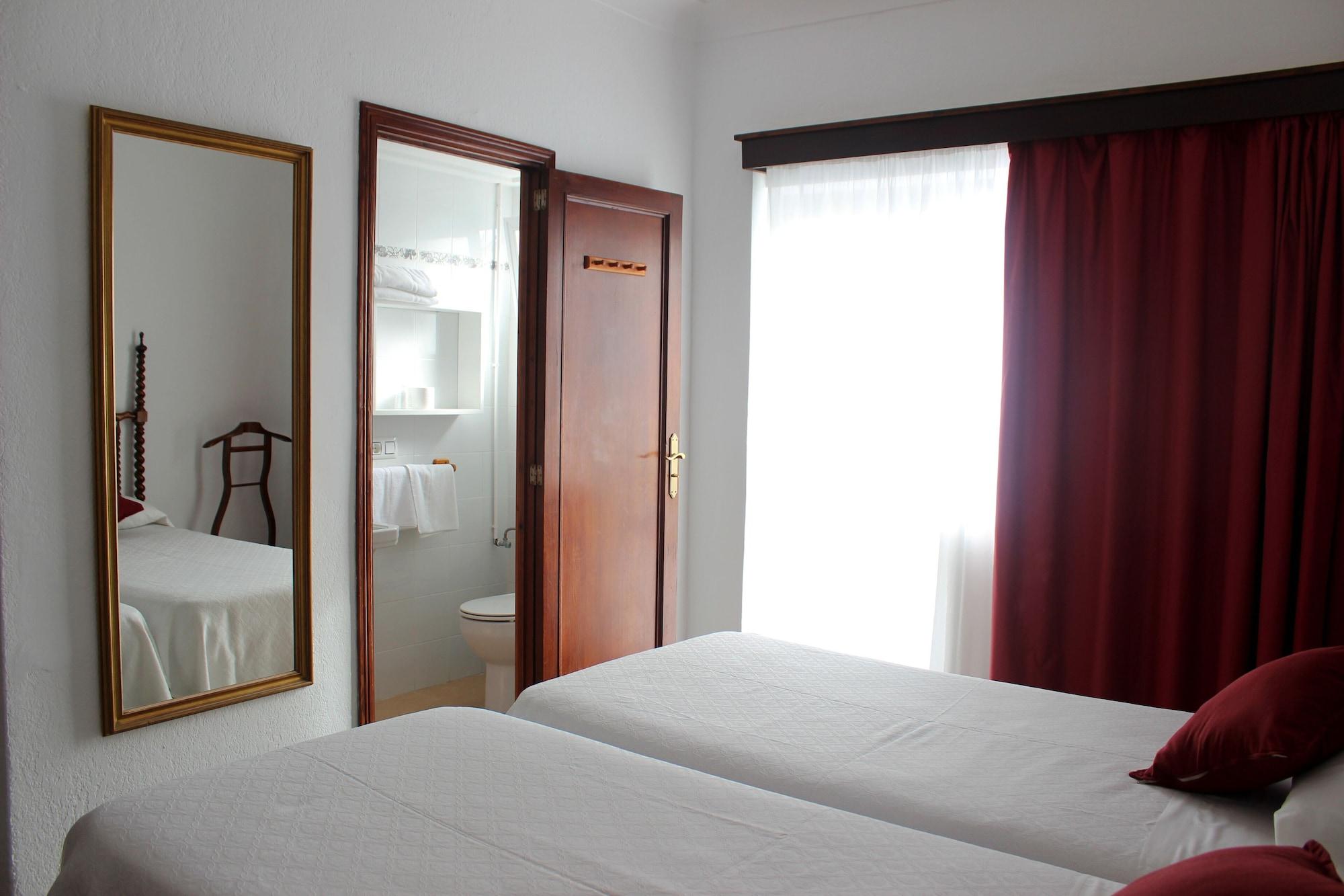 Hostal Cas Bombu Cala Ratjada  Extérieur photo