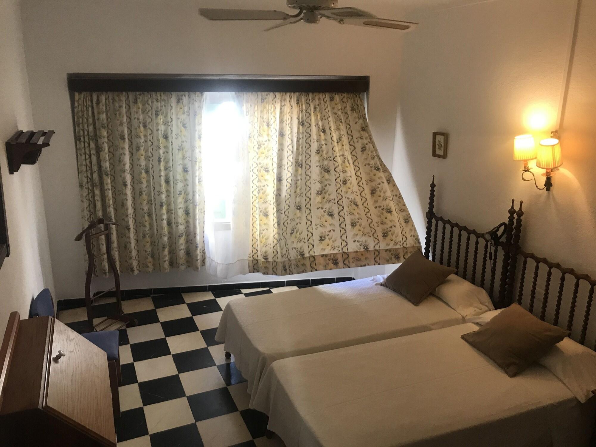 Hostal Cas Bombu Cala Ratjada  Extérieur photo