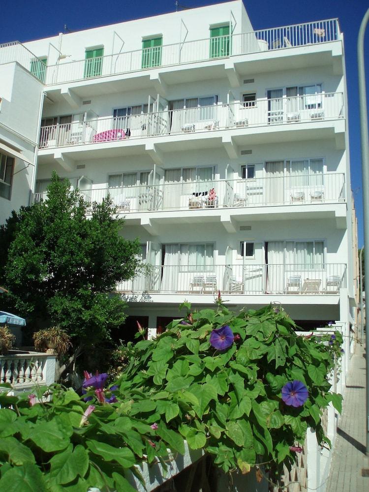 Hostal Cas Bombu Cala Ratjada  Extérieur photo